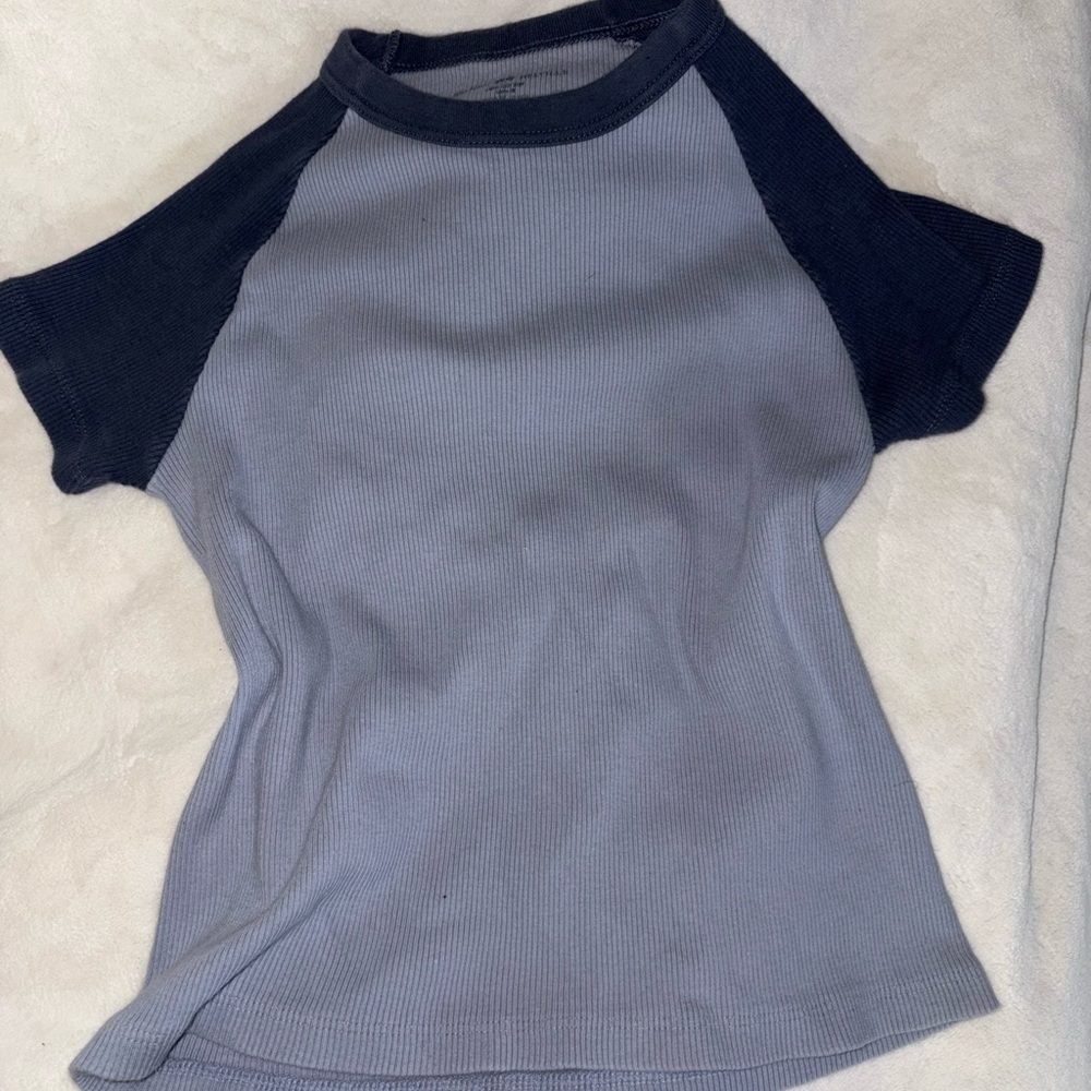 Brandy Melville baby tee